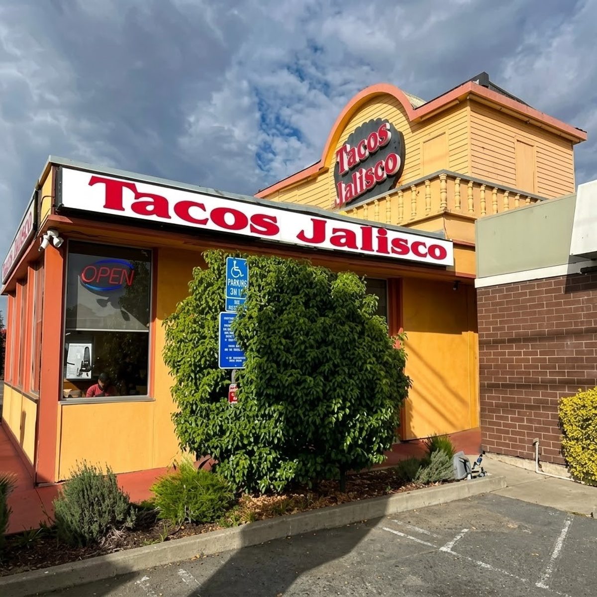 Welcome To Tacos Jalisco 🌮